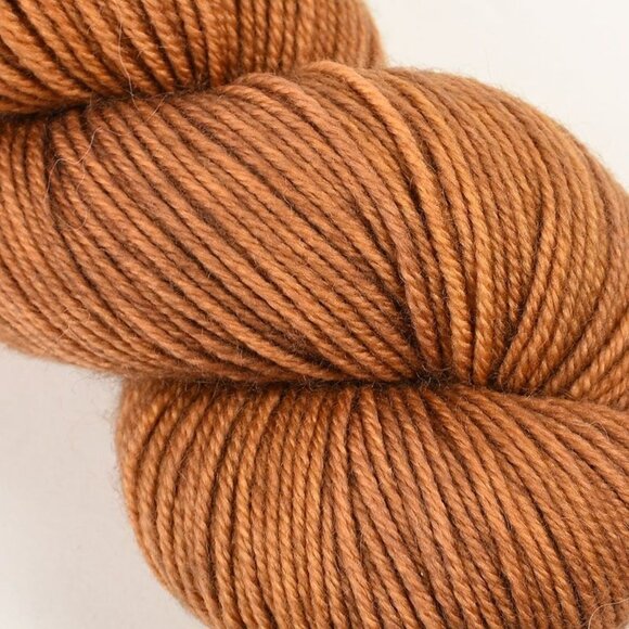 Dyed by Delz Twist DK Yarn Superwash Merino Wool Hand-Dyed Cardis Ochrrre - Picture 2 of 3